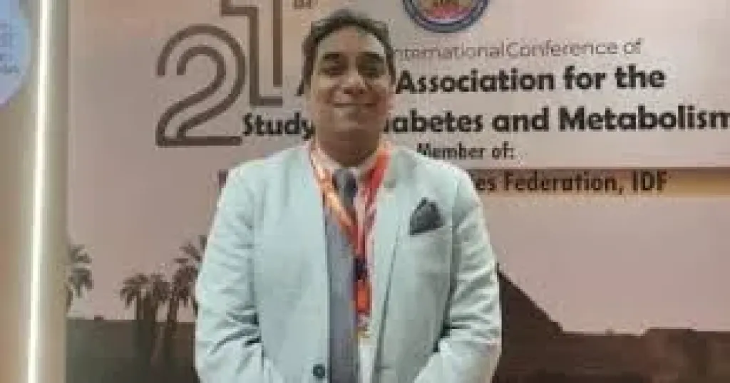 الدكتور محمد نجيب ويفى أستاذ الكبد والجهاز الهضمى بطب القاهرة