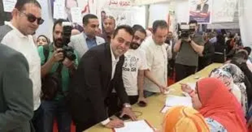 محمد السيد الشاذلى يسجل فى كشوف الجمعية العمومية