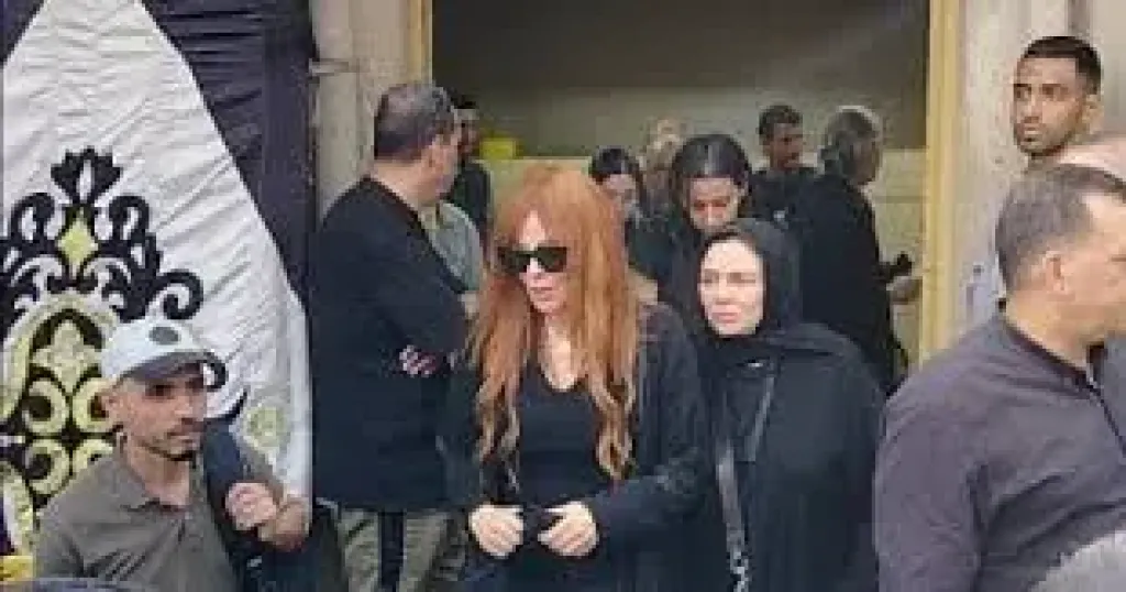 كارول سماحة وإلهام شاهين في وداع وليد مصطفي بالدقهلية