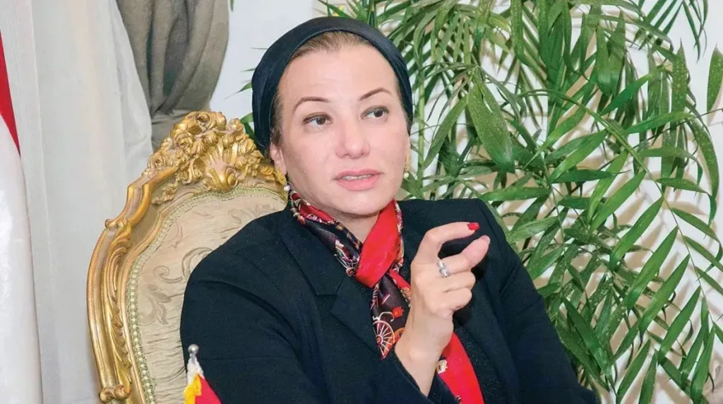 وزيرة البيئة