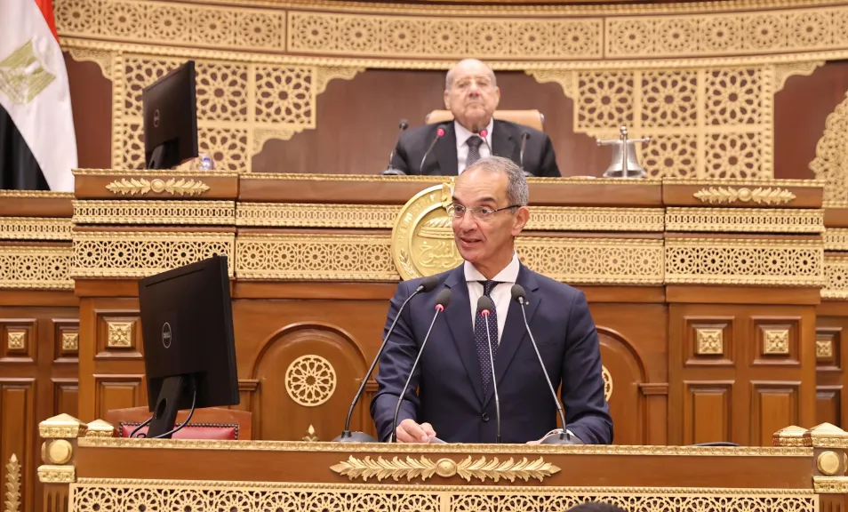 وزير الاتصالات في مجلس الشيوخ