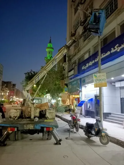 جانب من متابعه 