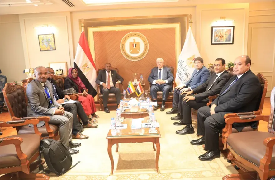 وزير التعليم العالي يستقبل وزير خارجية جمهورية القمر المتحدة