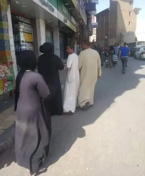 جانب من متابعه 