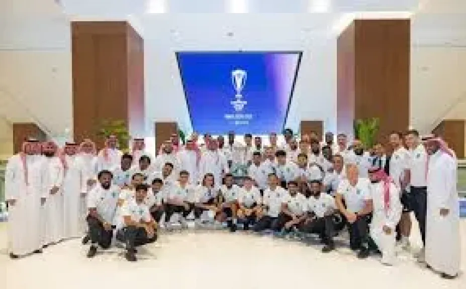 الأمير محمد بن سلمان مع اللاعبين