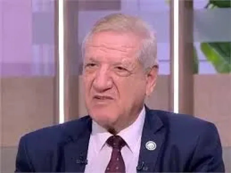  الدكتور فخرى الفقى
