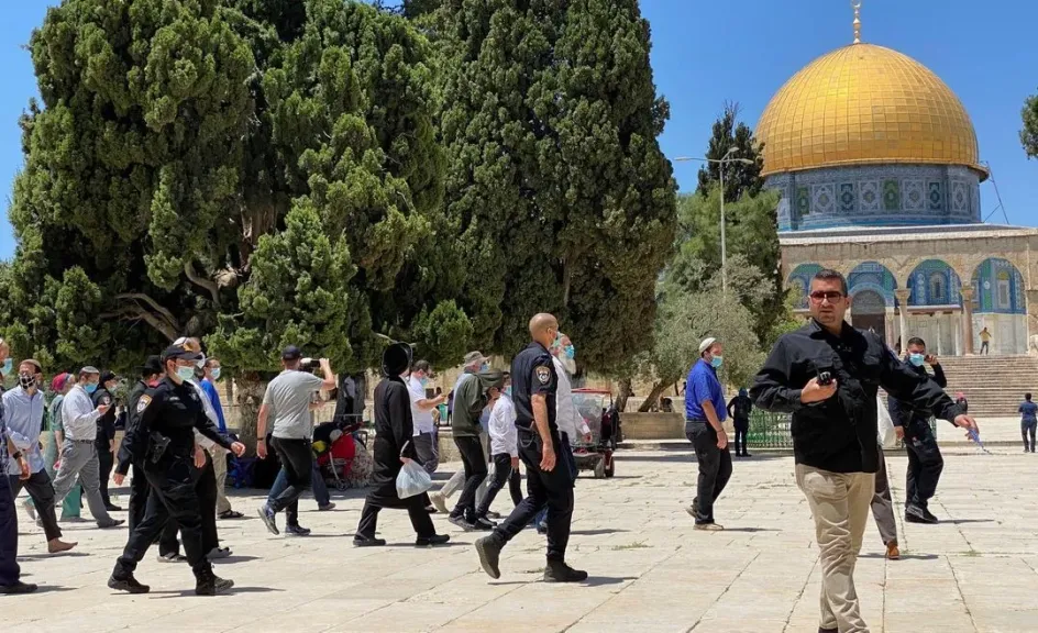  جانب من اعتداءات المستوطنين في باحات المسجد الأقصى