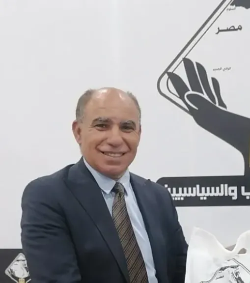 الكاتب 