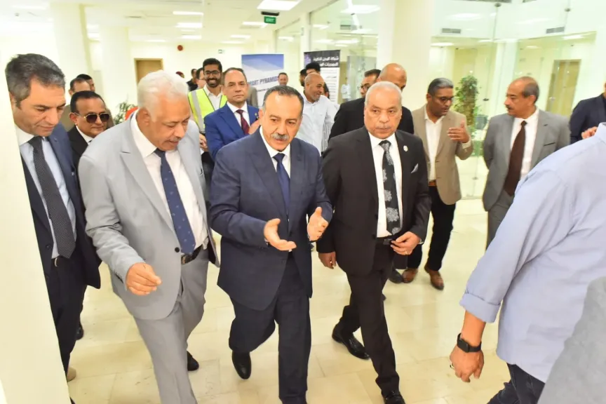 محافظ أسيوط 
