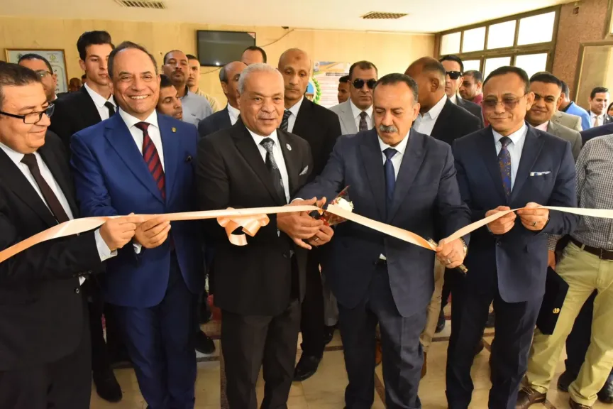 محافظ أسيوط 
