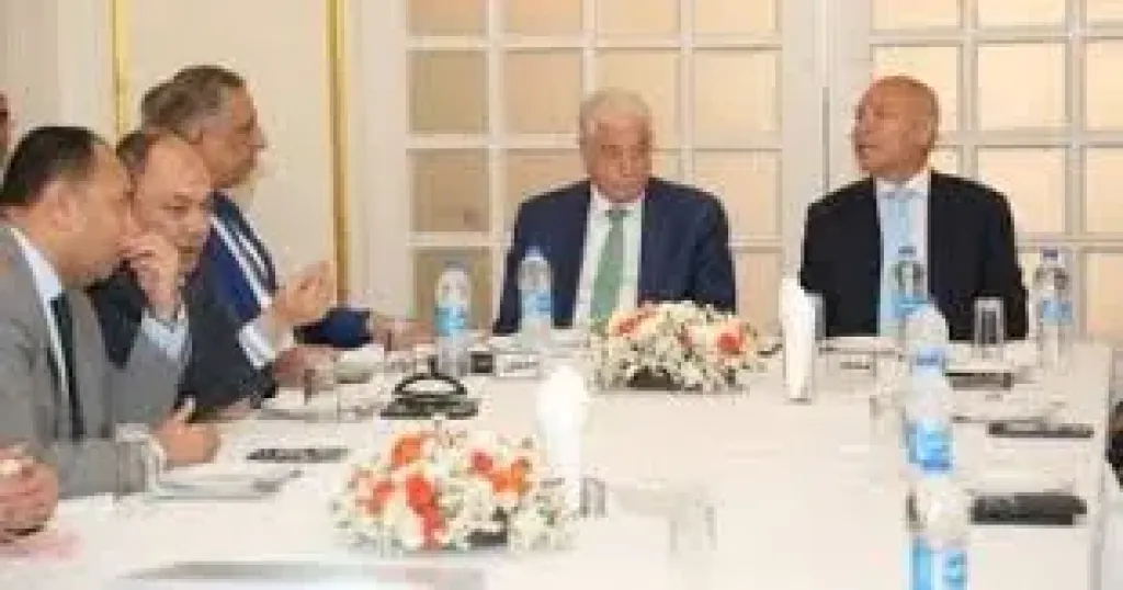 جانب من الاجتماع 