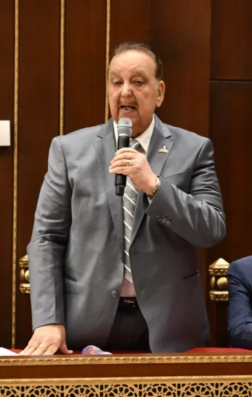 النائب الدكتور نبيل دعبس، رئيس لجنة التعليم والبحث العلمي والاتصالات وتكنولوجيا المعلومات بمجلس الشيوخ،