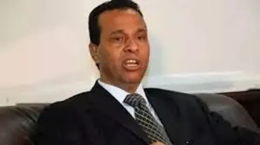 نصر أبو الحسن رئيس الإسماعيلى