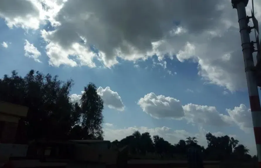 الأرصاد تحذر من سحب غائمة