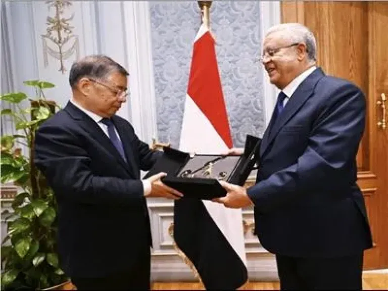 الدكتور حنفي جبالي يستقبل عضو المكتب السياسي للحزب الشيوعي الصيني