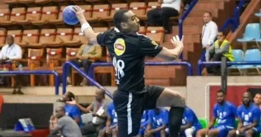 عمر خالد كاستيلو لاعب فريق كرة اليد بالنادى الأهلى