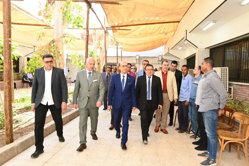 رئيس جامعة 