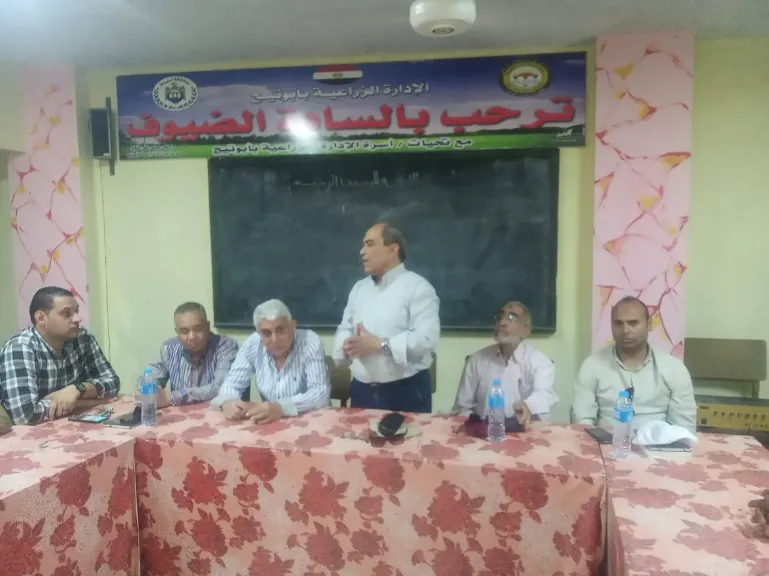جانب من متابعه 