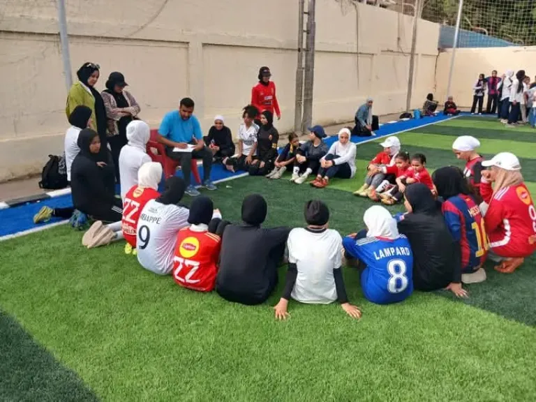 جانب من متابعه 