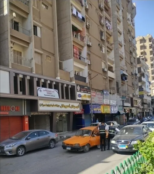 جانب من متابعه 
