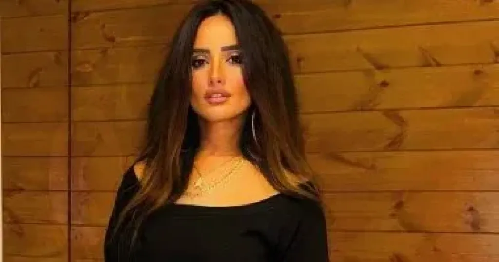 الفنانة زينة