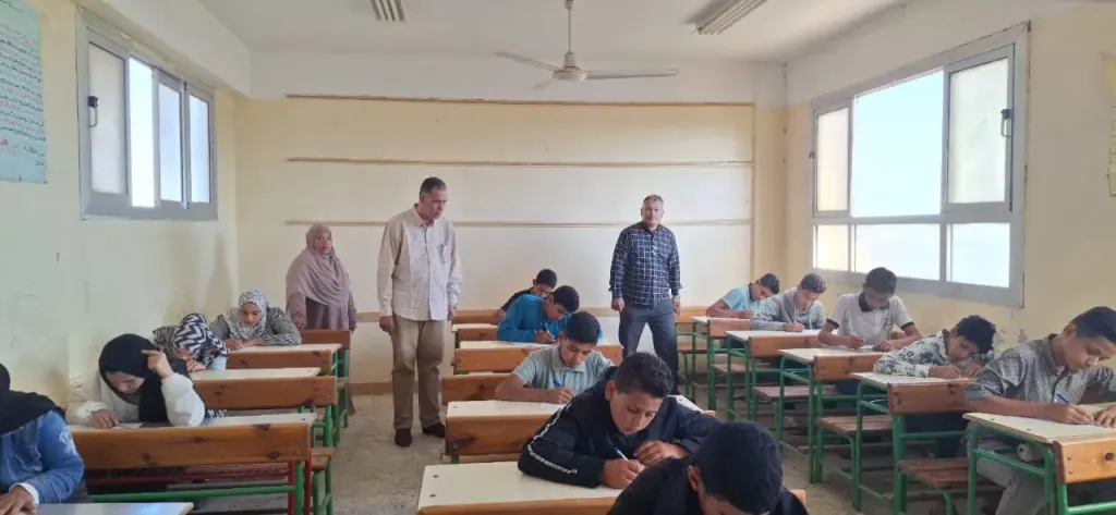 جانب من متابعة التعليم