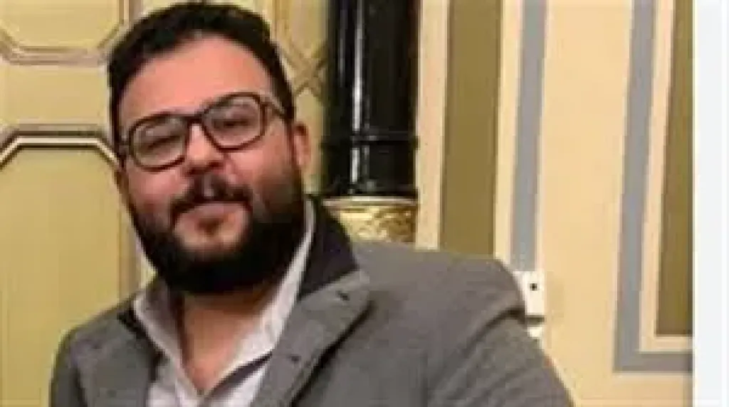 إياد صالح يتلقى عزاء والده