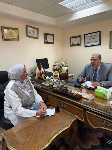 المحاسب ناصر ثابت مع المحرره