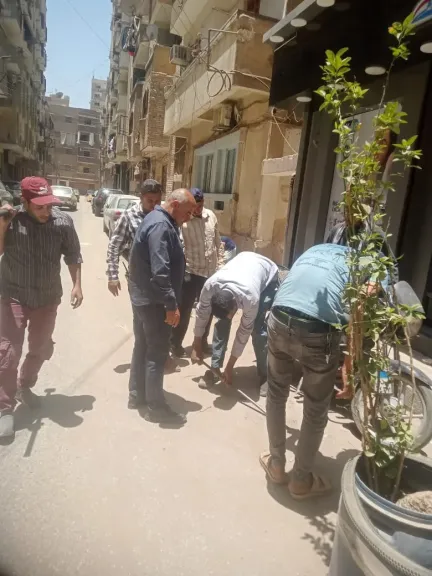 جانب من متابعه 