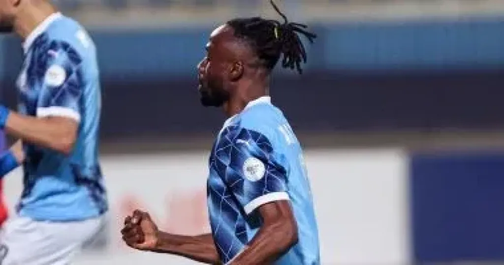 بيراميدز وصن داونز