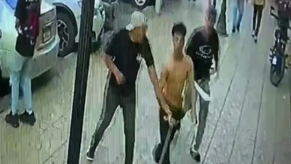 المتهمين 