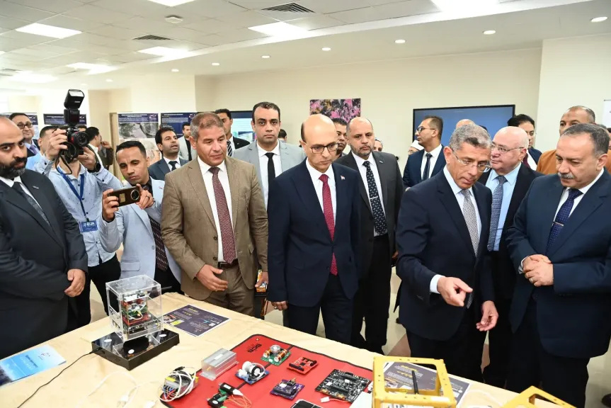 محافظ أسيوط 