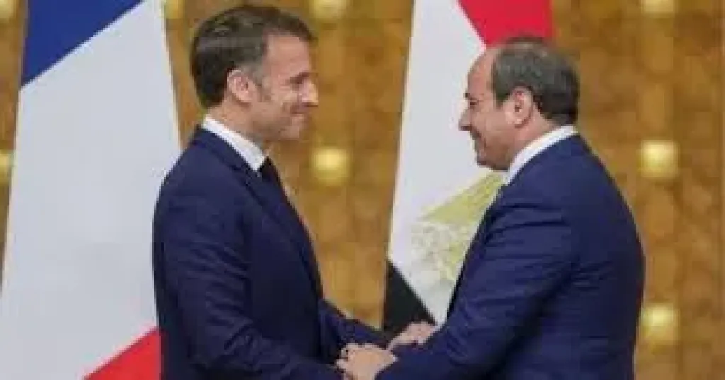 الرئيس السيسي وماكرون 