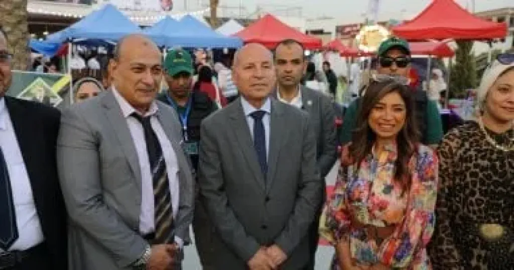 محافظ القاهرة يفتتح أهلاً بالعيد لتوفير السلع والملابس