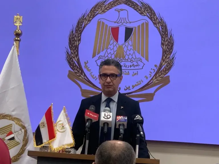 وزير التموين