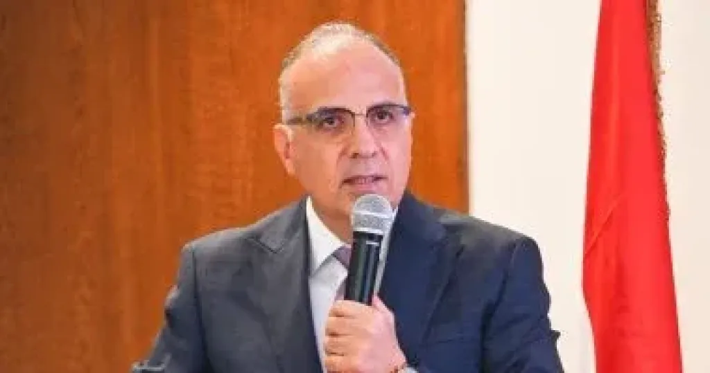 وزير الموارد المائية والرى
