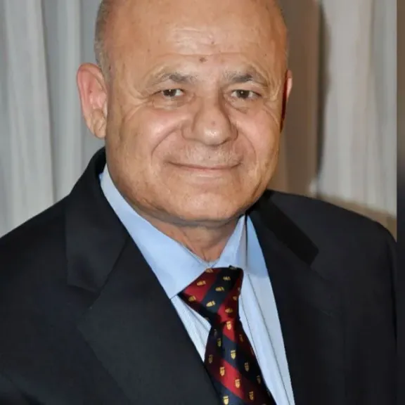 الدكتور محمد الجمل،