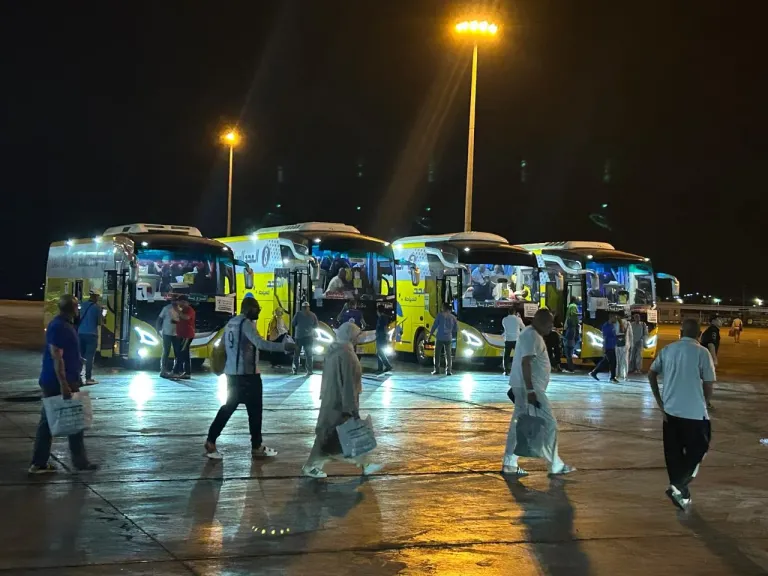 عودة أول فوج من حجاج البر  