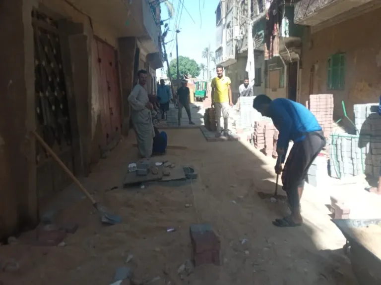جانب من متابعه 