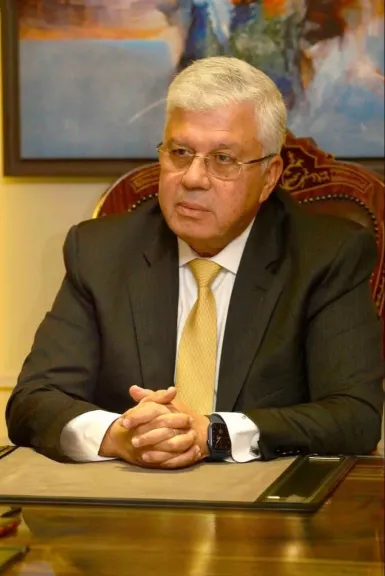 الدكتور ايمن عاشور وزير التعليم العالى والبحث العلمى 