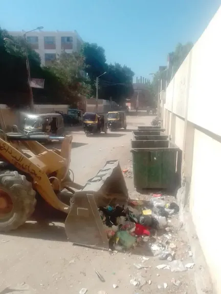 جانب من متابعه 