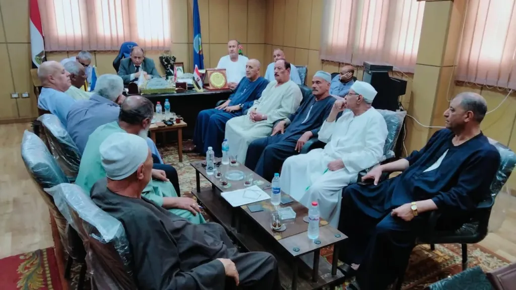 وكيل زراعة البحيرة يلتقى المزارعين والعاملين 