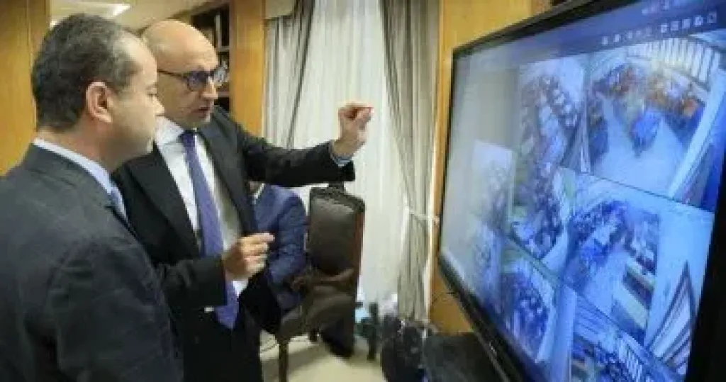 وزير التعليم يتابع اللجان الامتحانية بالثانوية بكاميرات مراقبة