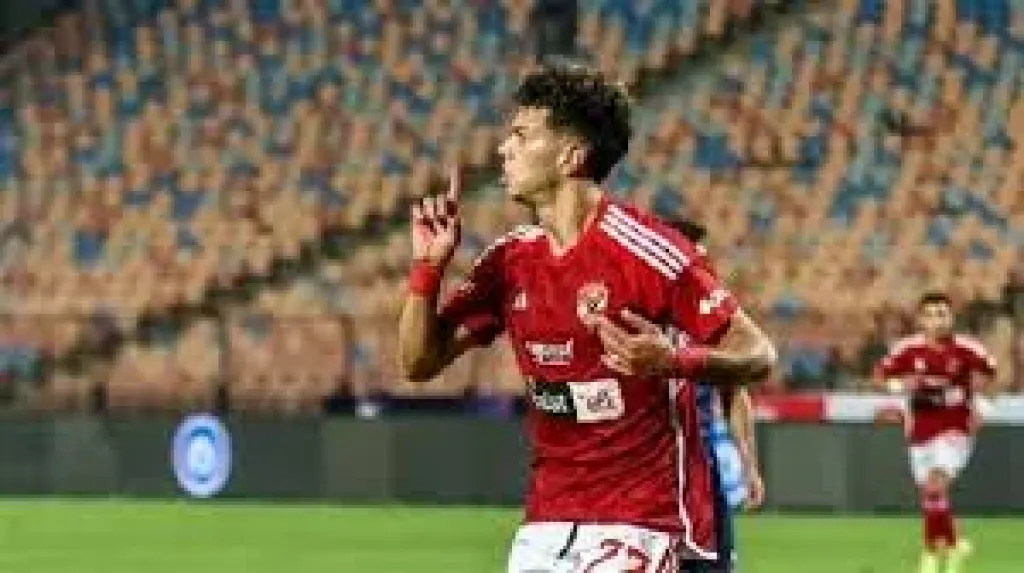 إمام عاشور لاعب الاهلى