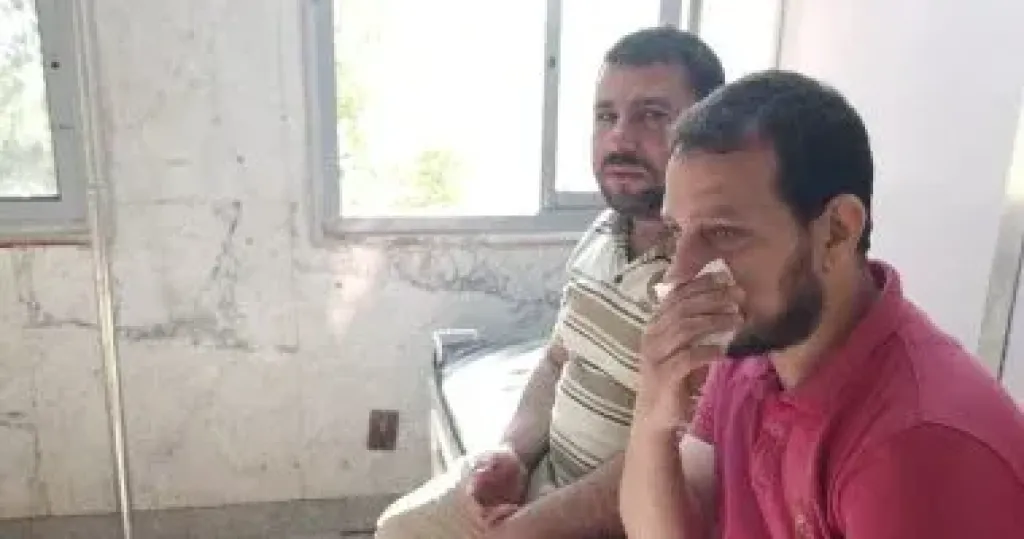 المراقبون يتلقون العلاج داخل المستشفى