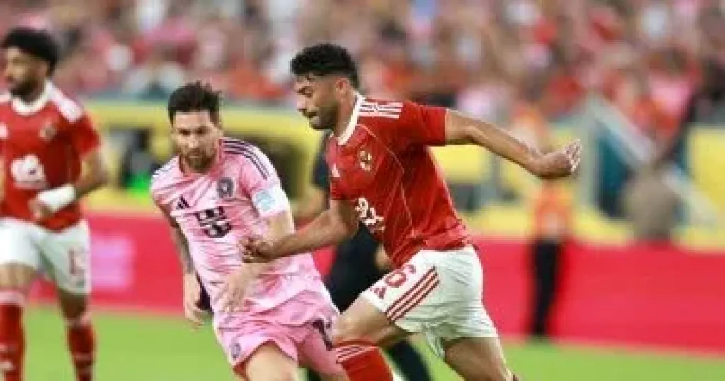 ياسر إبراهيم مدافع فريق الأهلى