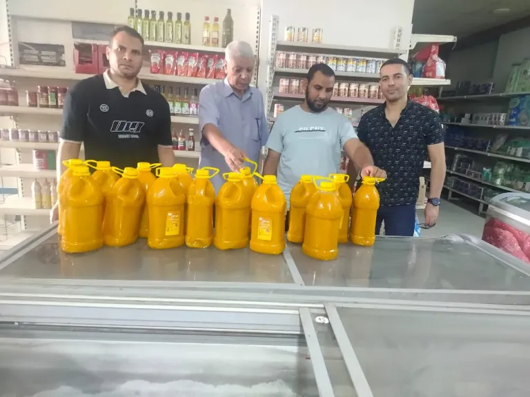 جانب من متابعه 