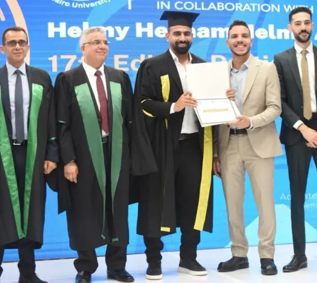 خالد الحسينى
