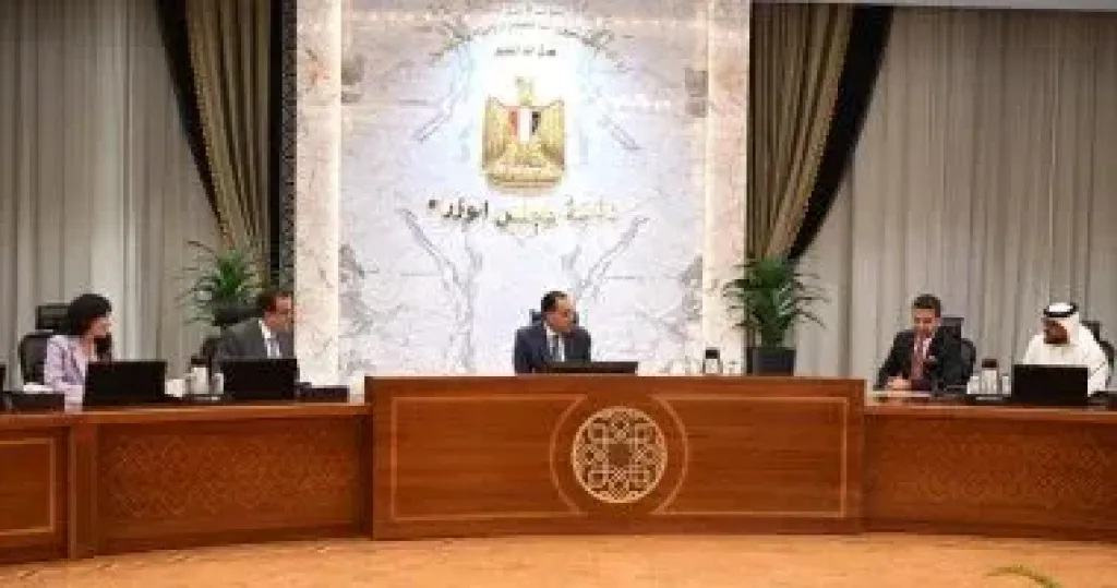 الدكتور مصطفى مدبولي رئيس مجلس الوزراء خلال الاجتماع