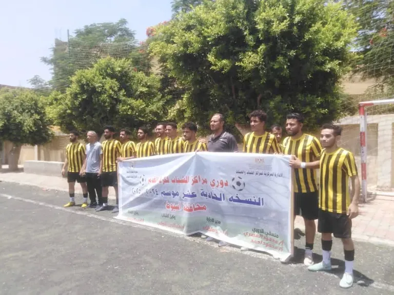 جانب من متابعه 